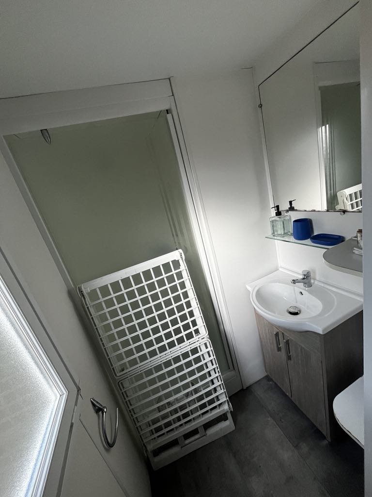 8114277e-2dd2-4a49-a511-5212c9bbb395(1)